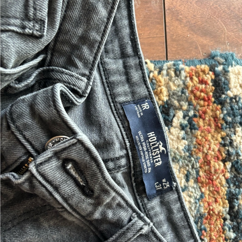 Black hollister jeans lightly worn